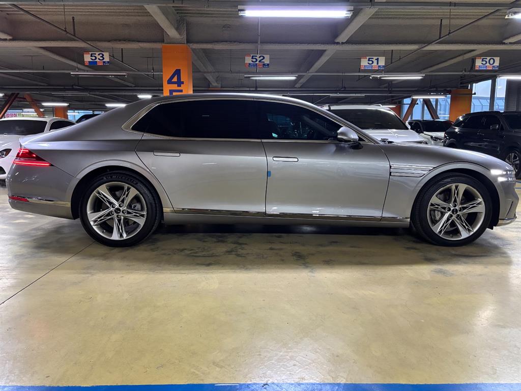 Genesis G90 - Vista 5