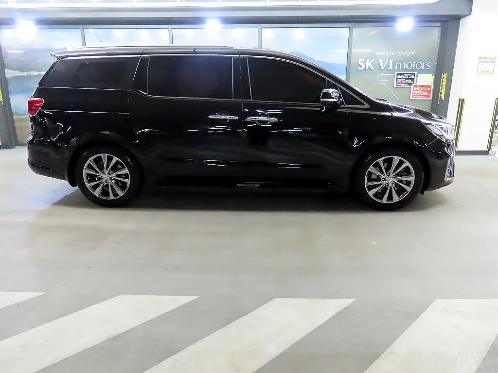 KIA Carnival - Vista 3