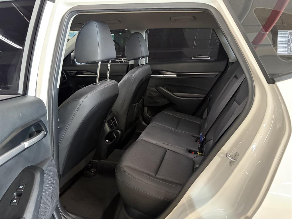 KIA Seltos - Vista 10