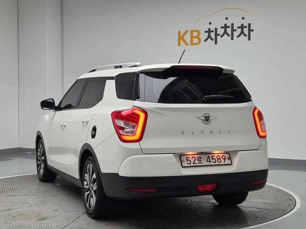 Ssangyong Tivoli - Vista 2