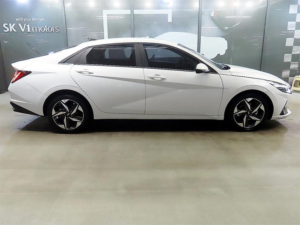 HYUNDAI Avante - Vista 3