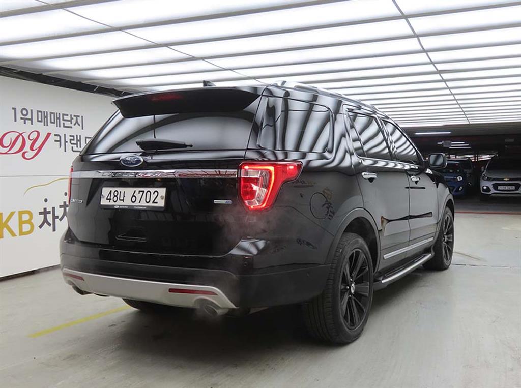 Ford Explorer - Vista 4