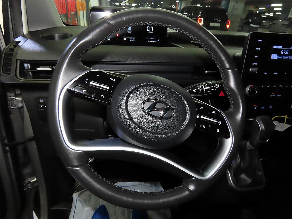 HYUNDAI Staria - Vista 8