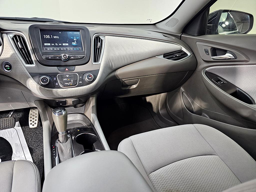 Chevrolet Malibu - Vista 10