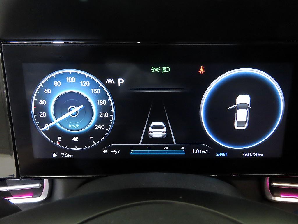 HYUNDAI Avante - Vista 9