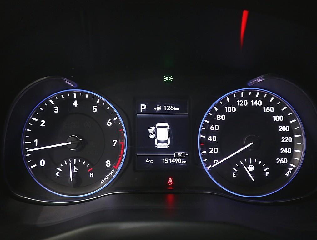 HYUNDAI Kona - Vista 6