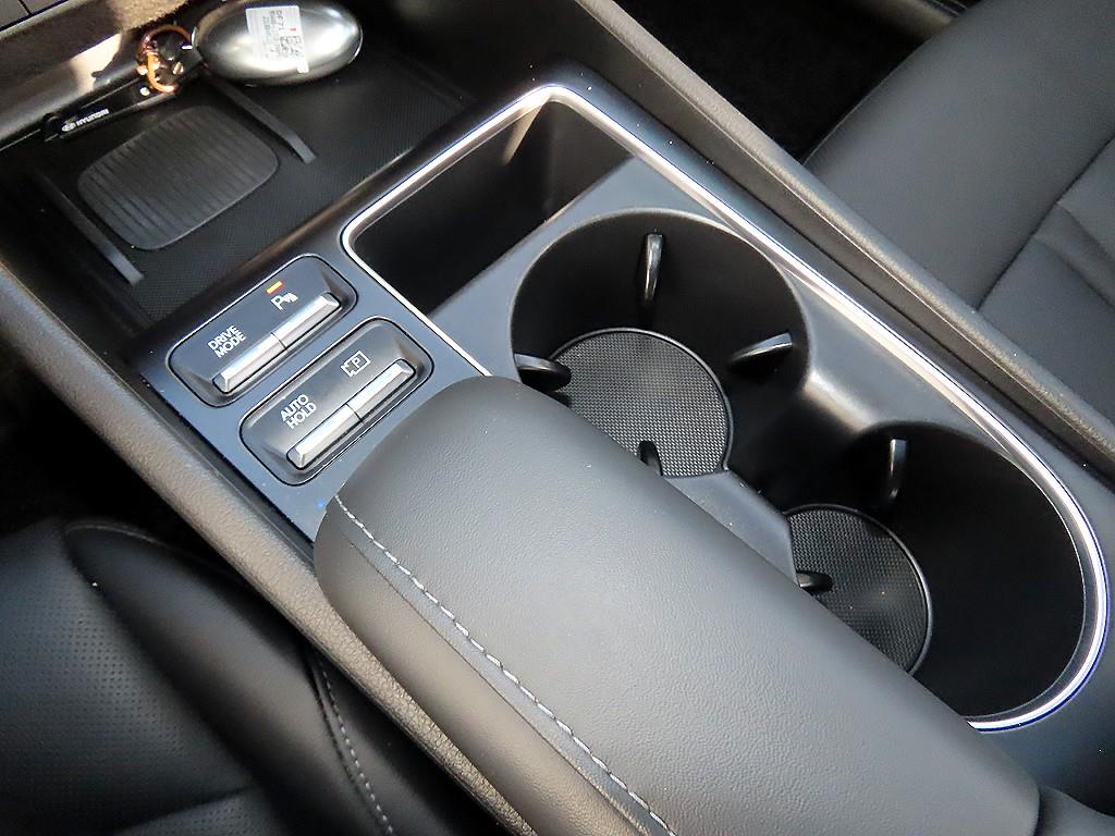 HYUNDAI Sonata - Vista 11