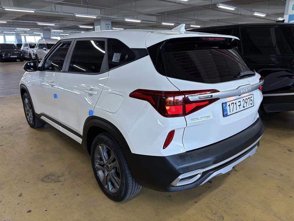 KIA Seltos - Vista 4