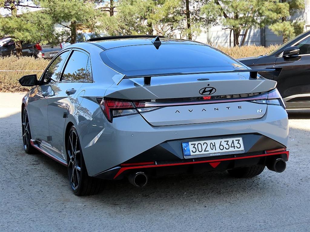 HYUNDAI Avante - Vista 3