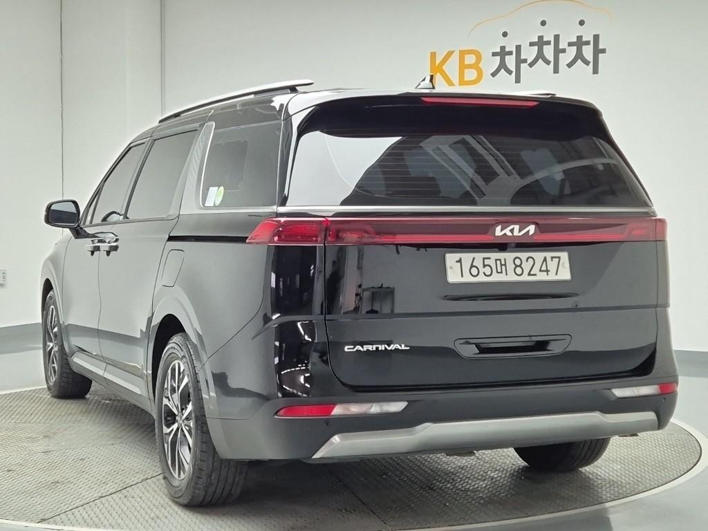 KIA Carnival - Vista 2