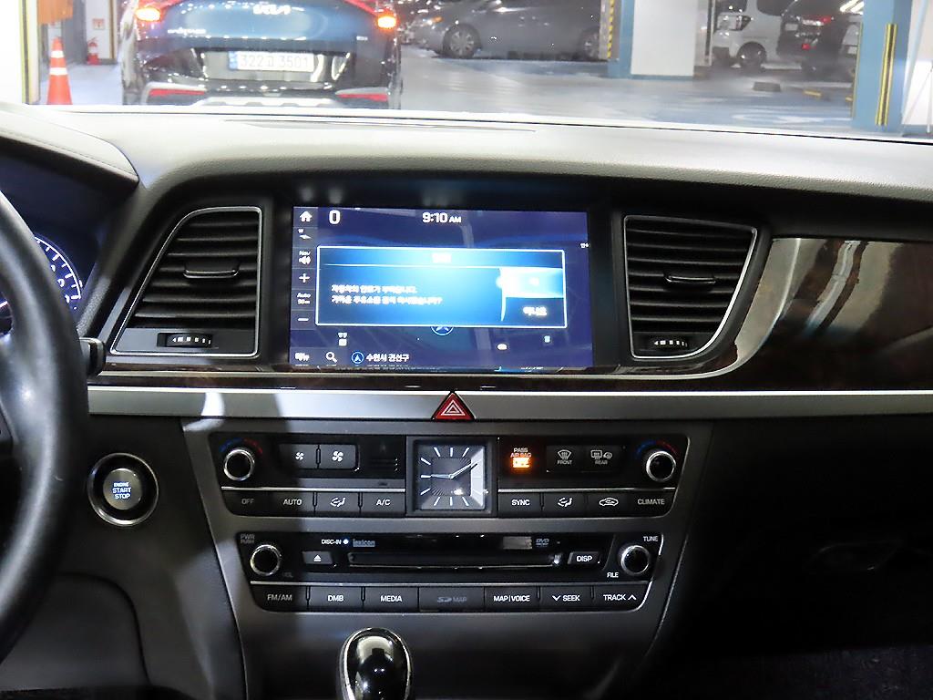 HYUNDAI Genesis - Vista 11