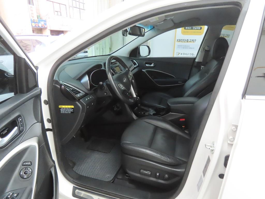 HYUNDAI Santa Fe - Vista 5