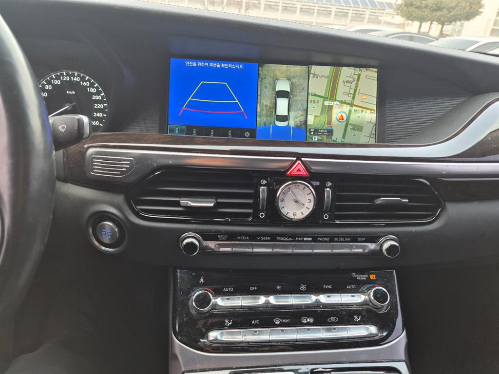 Genesis EQ900 - Vista 10