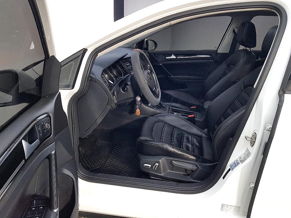 Volkswagen Golf - Vista 8