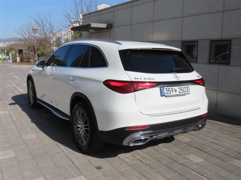 Mercedes Benz GLC Class - Vista 7