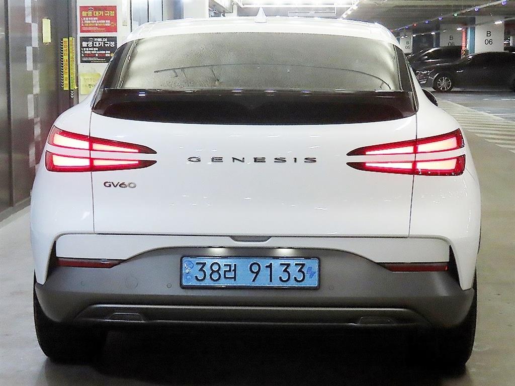 Genesis GV60 - Vista 5