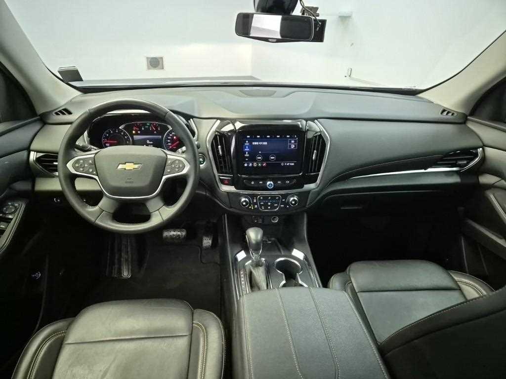 Chevrolet Travers - Vista 7