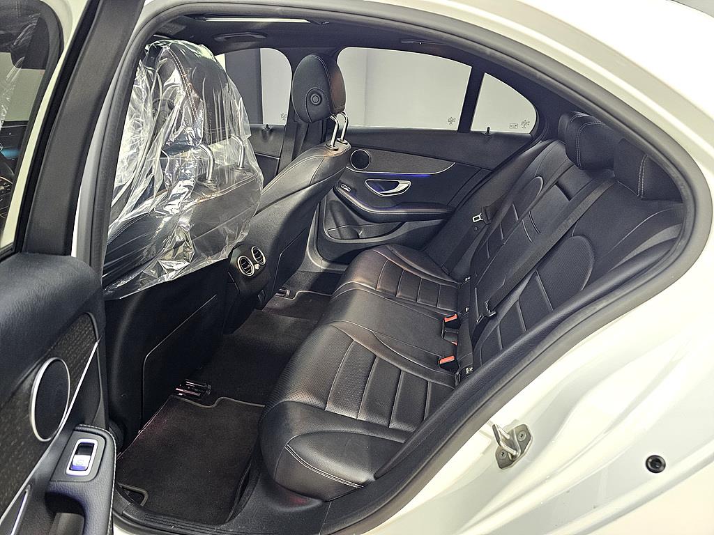 Mercedes Benz C Class - Vista 9