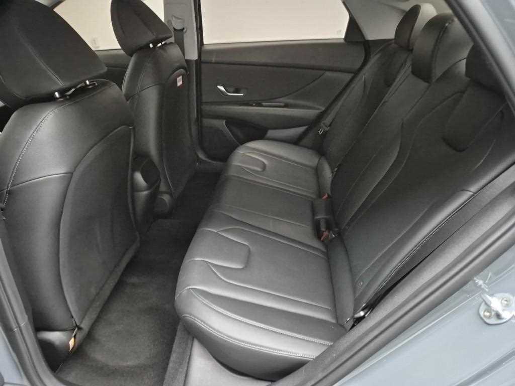 HYUNDAI Avante - Vista 12