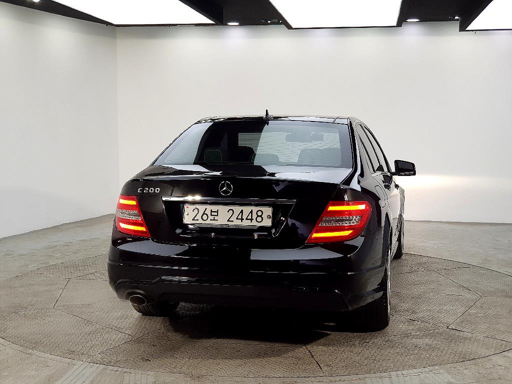 Mercedes Benz C Class - Vista 3