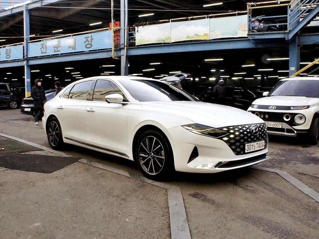 HYUNDAI Grandeur - Vista 3