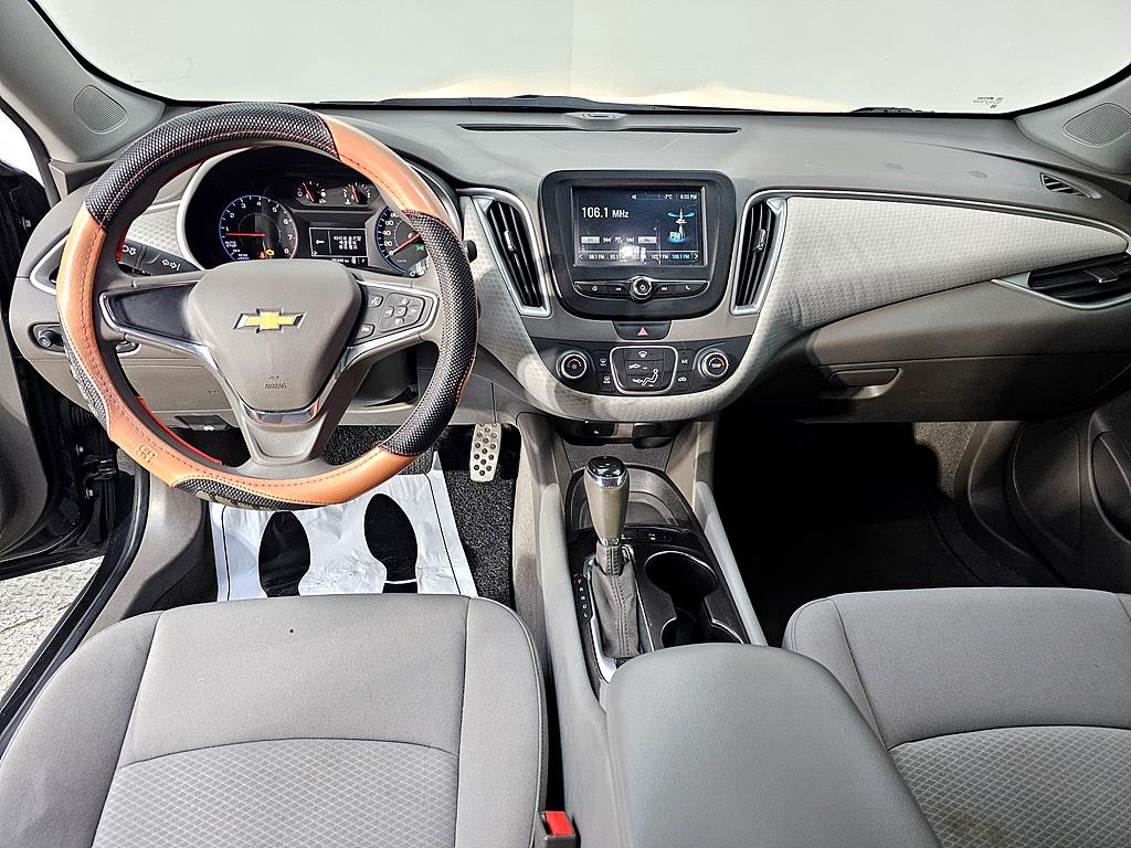 Chevrolet Malibu - Vista 5