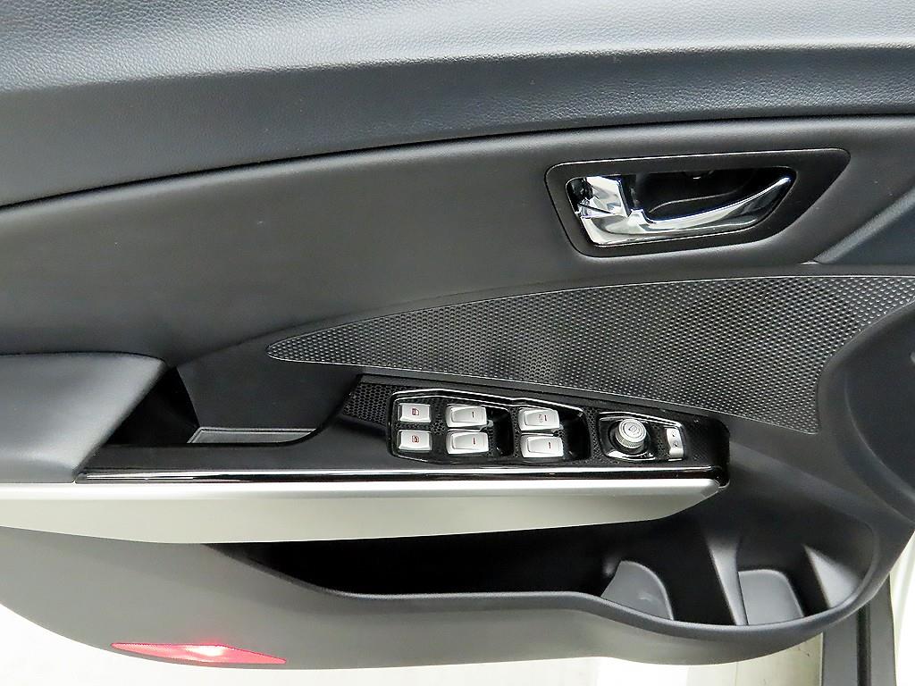 Ssangyong Tivoli - Vista 11