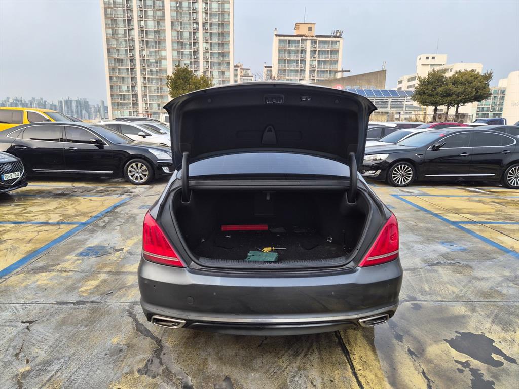 Genesis EQ900 - Vista 5