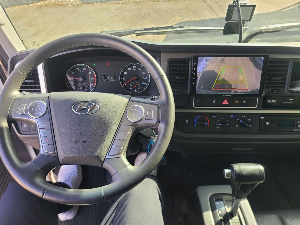 medium and large cargo truck - Vista 11