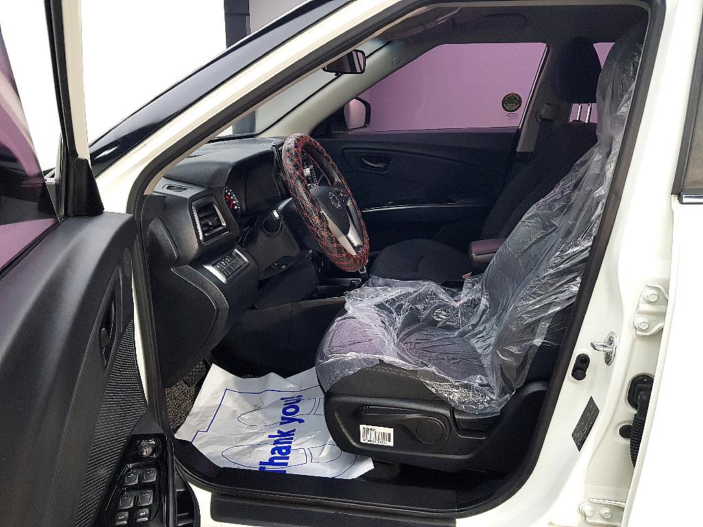 Ssangyong Tivoli - Vista 8