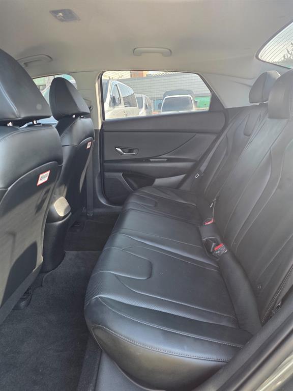 HYUNDAI Avante - Vista 11