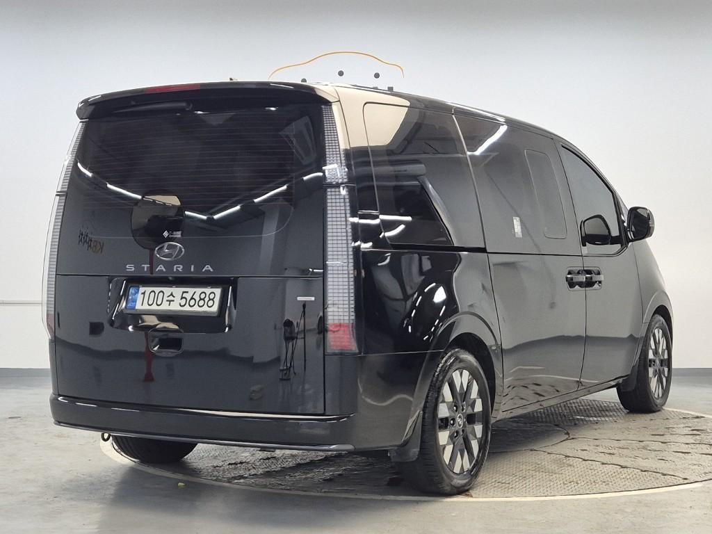 HYUNDAI Staria - Vista 3