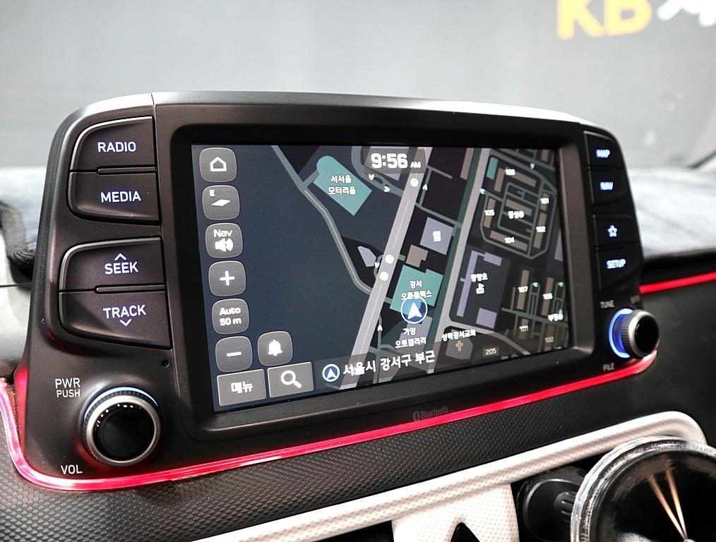 HYUNDAI Kona - Vista 10