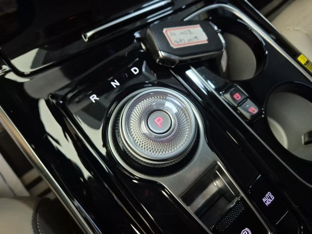 KIA Carnival - Vista 8