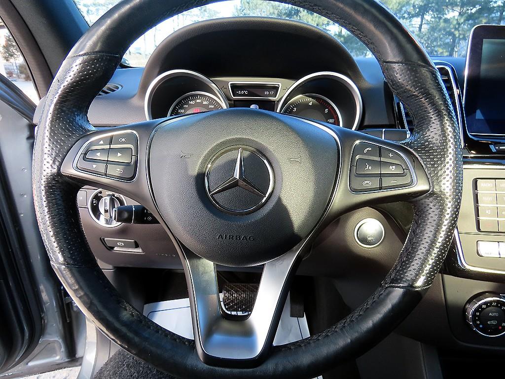 Mercedes Benz GLE Class - Vista 8