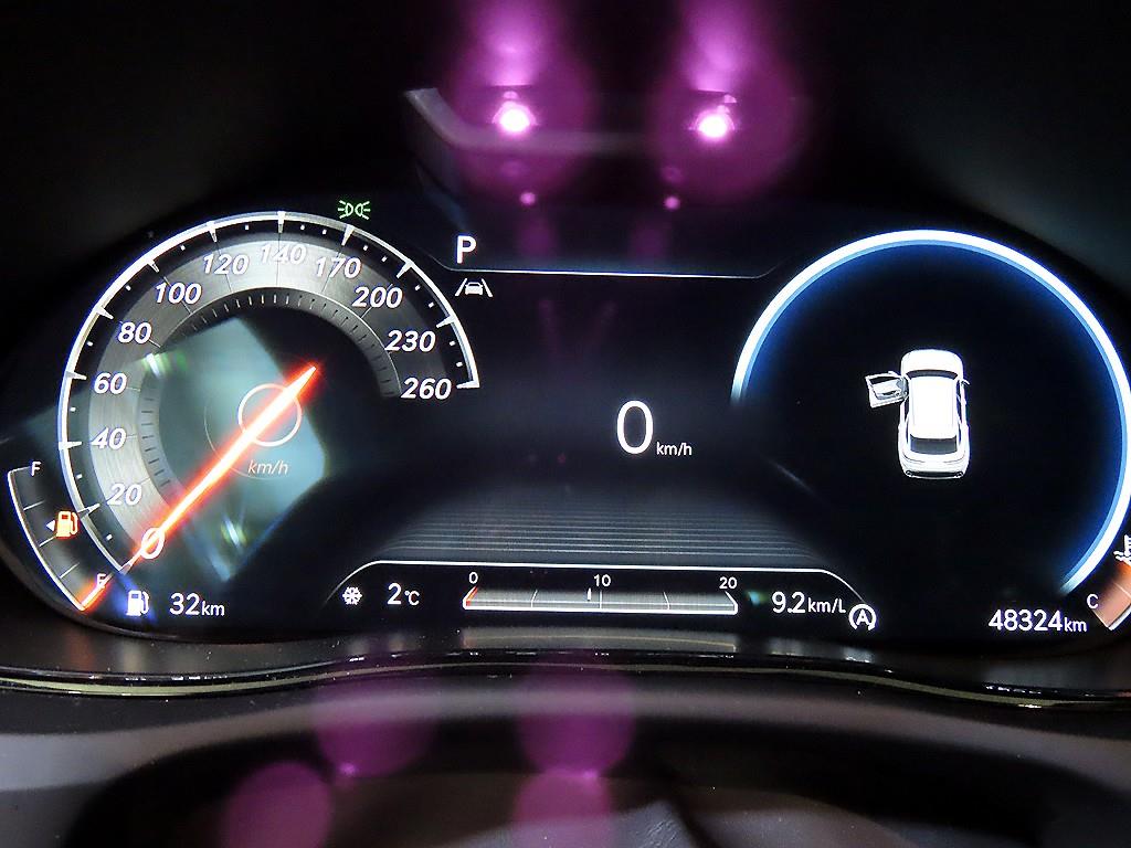 Genesis GV70 - Vista 9