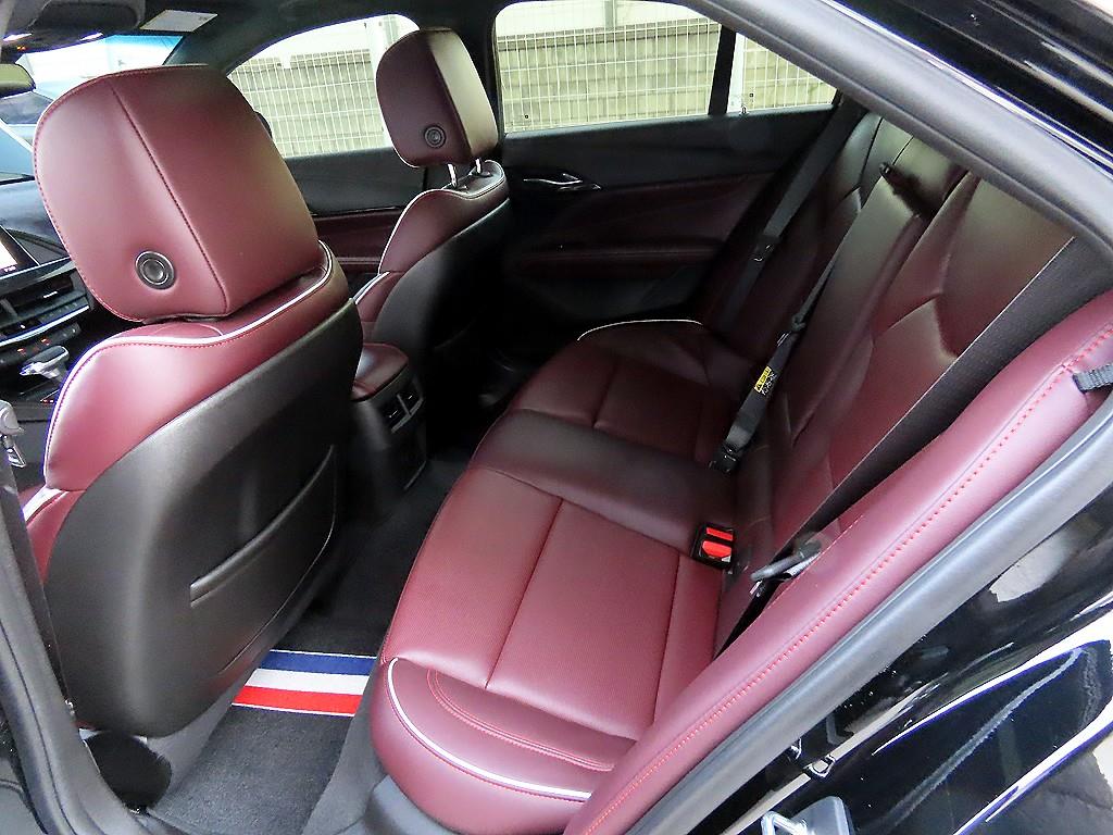 Cadillac CT4 - Vista 6