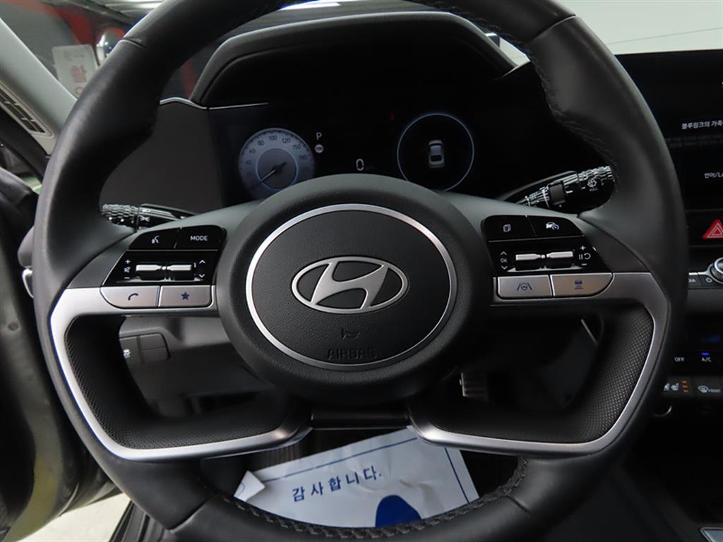 HYUNDAI Avante - Vista 8