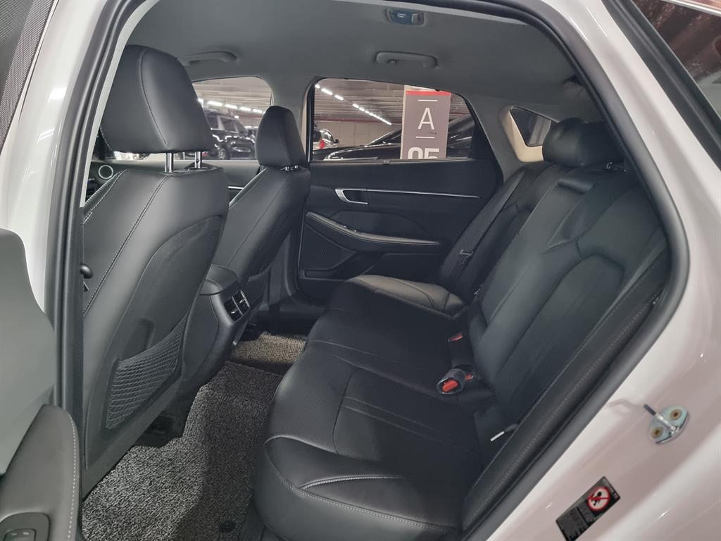 HYUNDAI Sonata - Vista 6