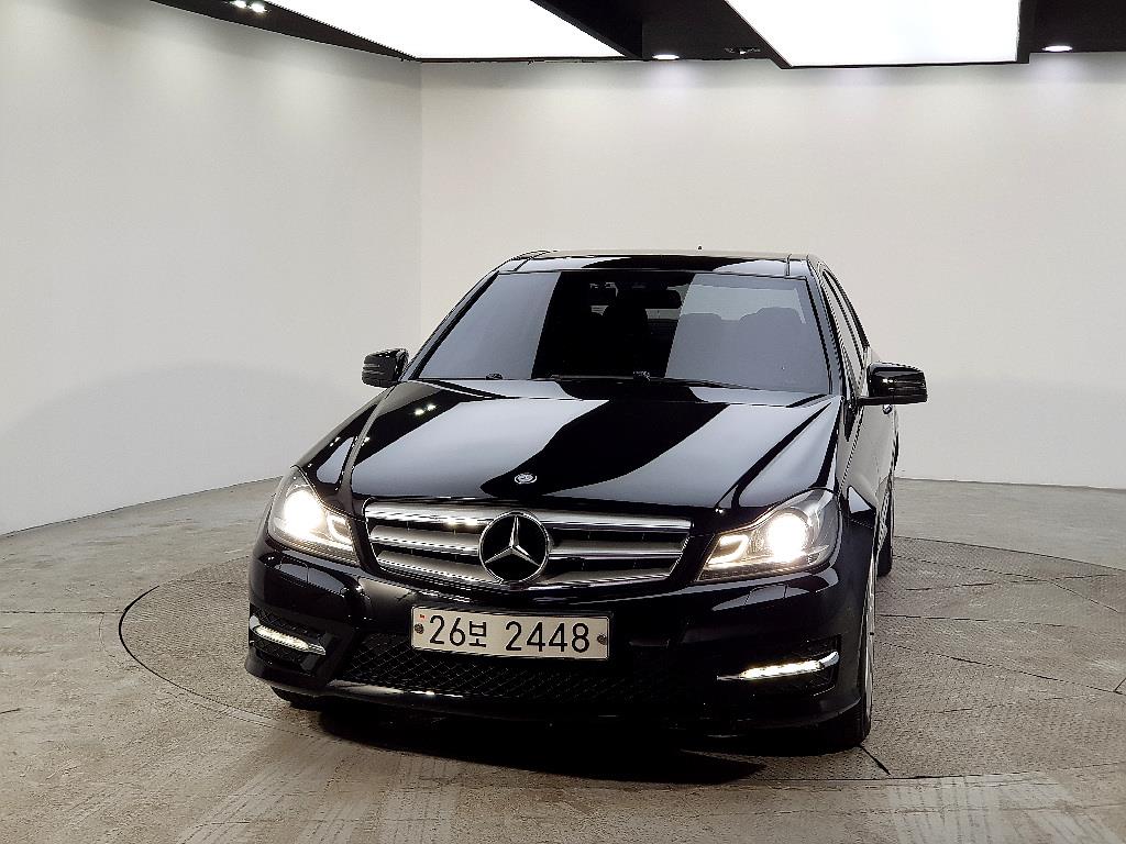 Mercedes Benz C Class - Vista 2