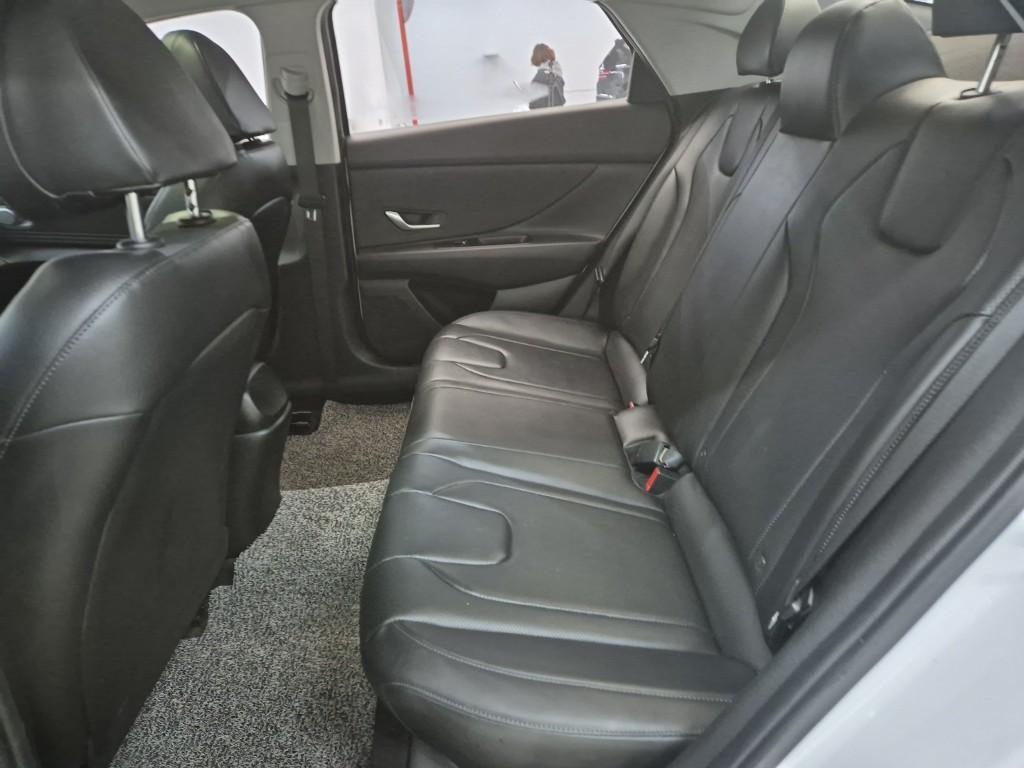 HYUNDAI Avante - Vista 12