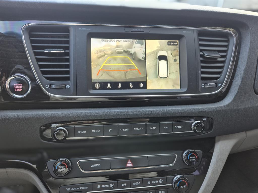 KIA Carnival - Vista 11