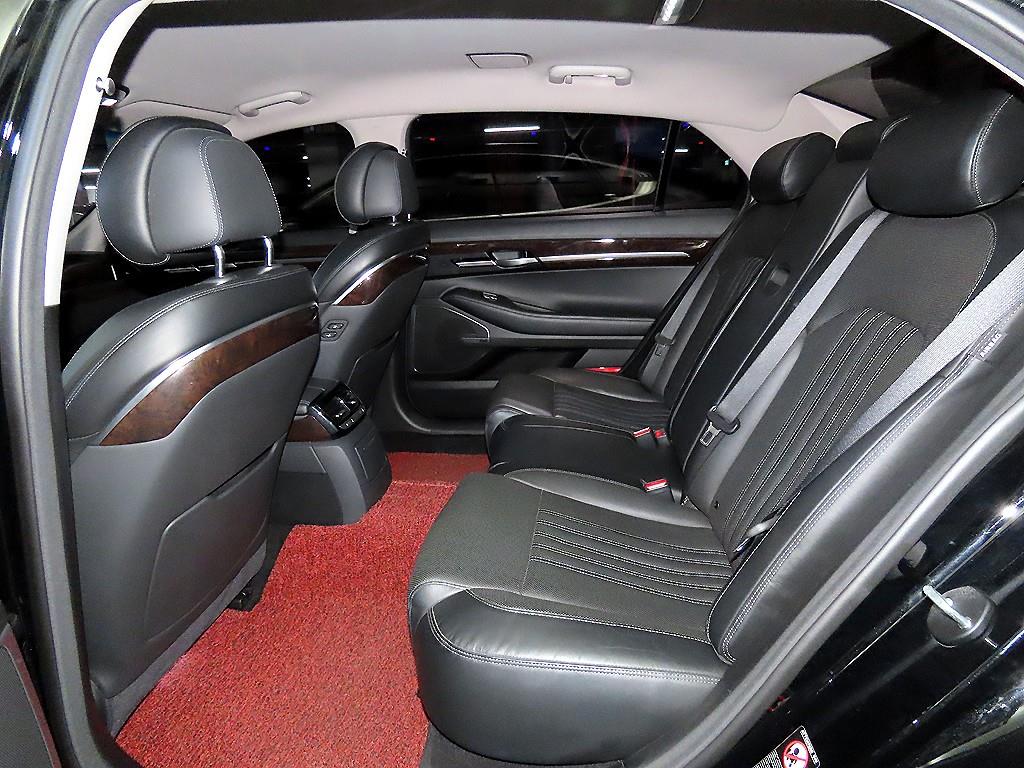 Genesis EQ900 - Vista 7