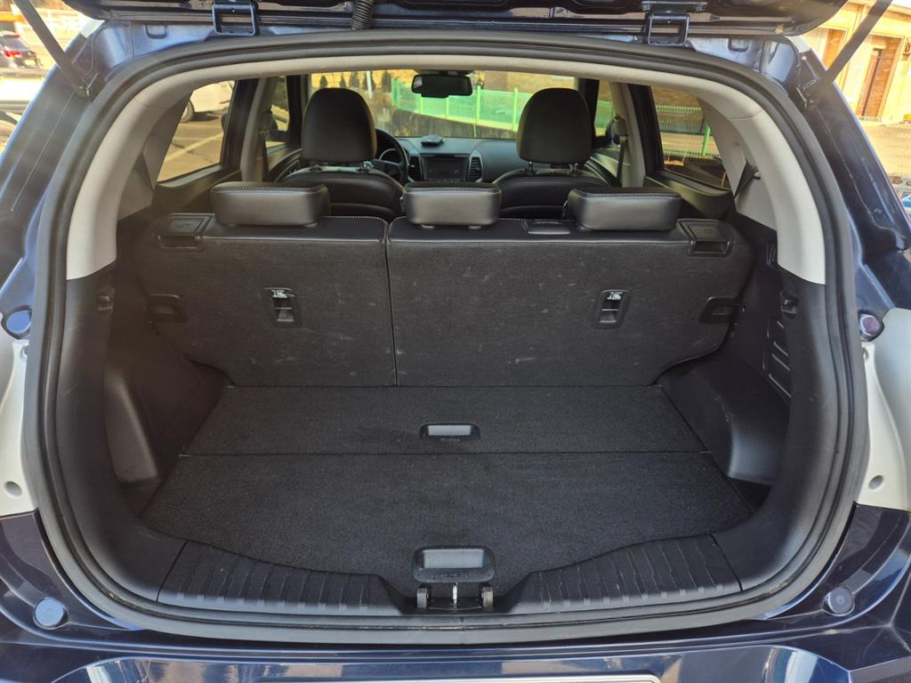 Ssangyong Tivoli - Vista 5