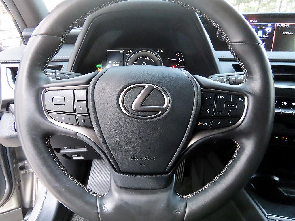 Lexus UX - Vista 8