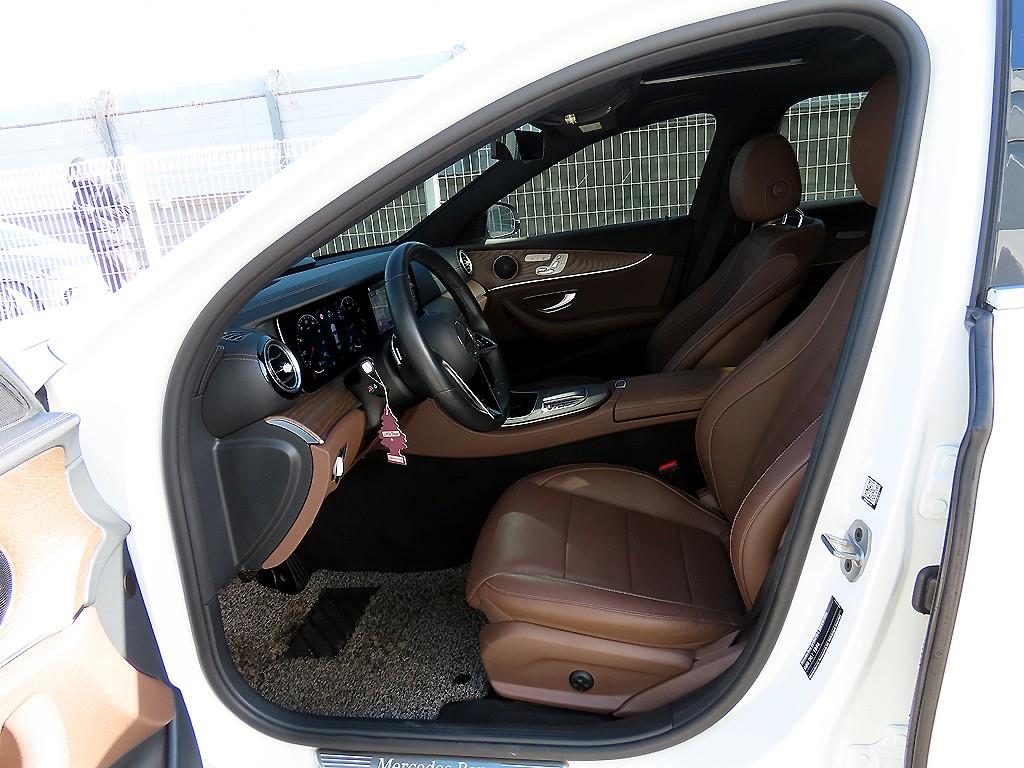 Mercedes Benz E class - Vista 5