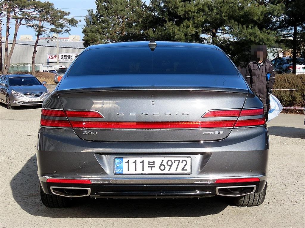 Genesis G90 - Vista 4