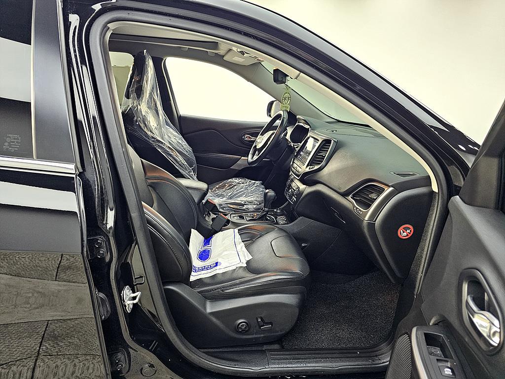 Jeep Cherokee - Vista 11