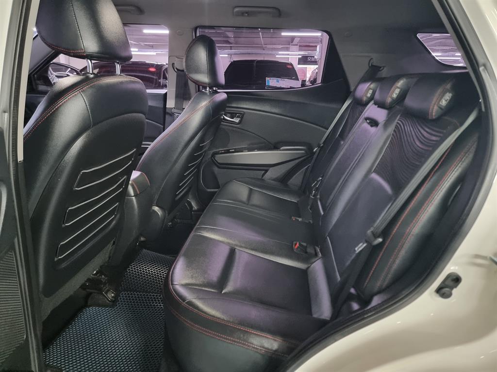 Ssangyong Tivoli - Vista 6