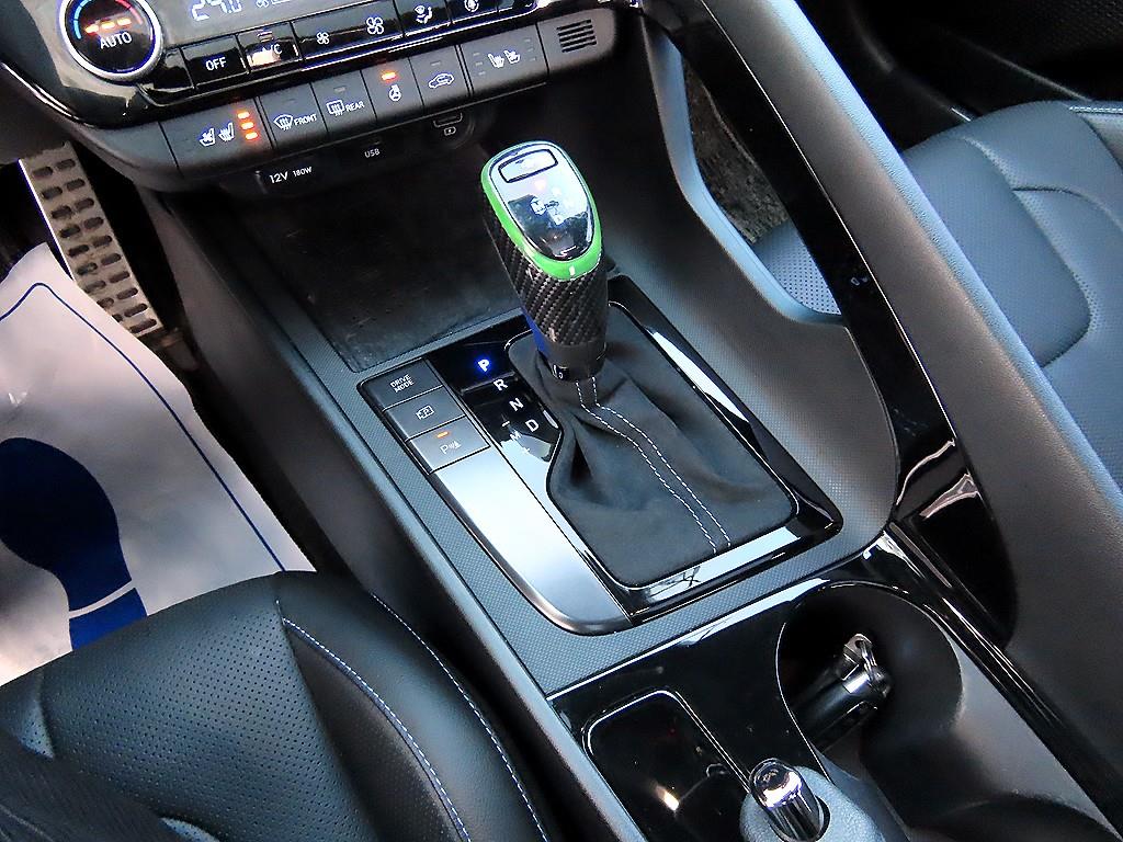 HYUNDAI Avante - Vista 10